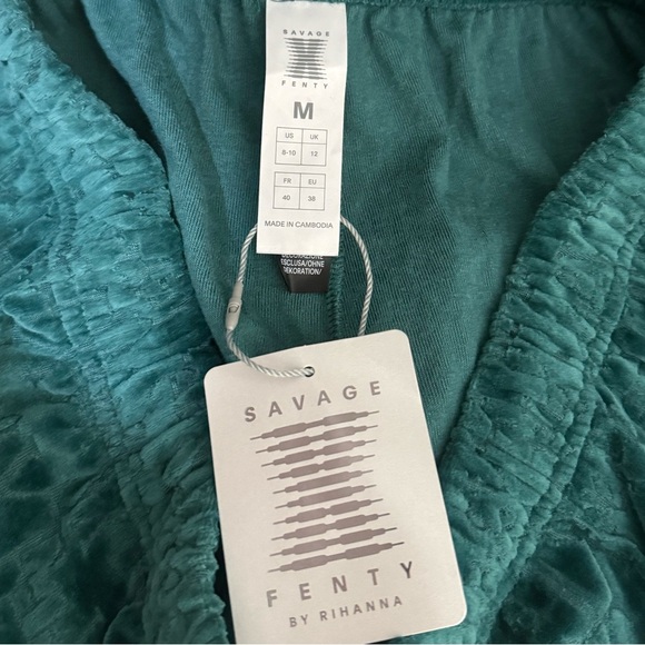 Savage X Fenty SIGNATURE SCRIPT VELOUR PINTUCK
PANT - Picture 9 of 10